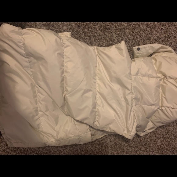 Coach women’s signature vest - Picture 3 of 3